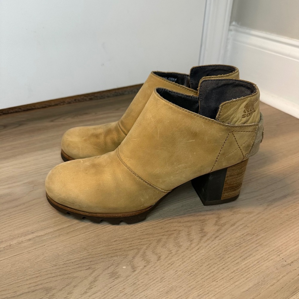 Sorel 7.5 Addington Chelsea Boot In camel